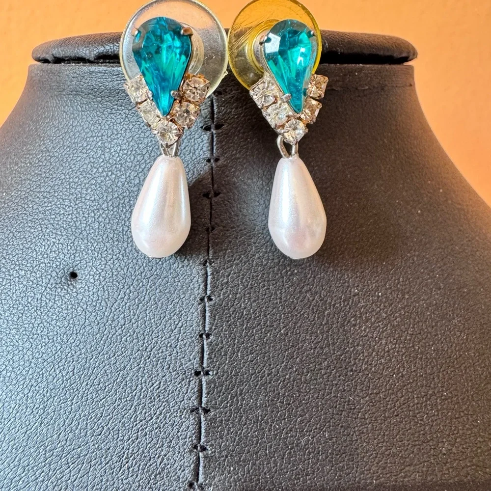 Dangle Earrings Silver Tone Faux Pearl Green Rhinestone Crystals Vintage Regency
